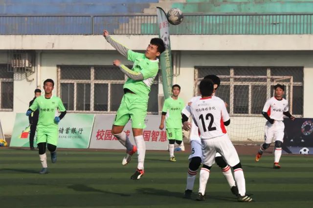 中国U23男足创纪录夺亚 年轻一代托起足球未来